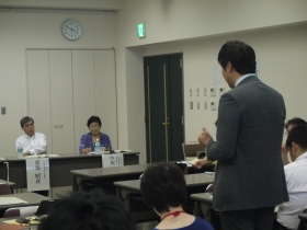 報告会の様子８