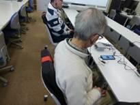 図1：背もたれと背中の間にクッションスピーカー配置