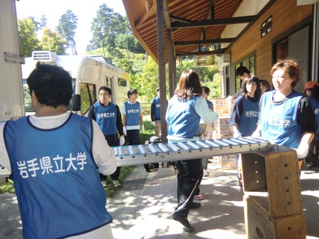 荷降ろし・運搬作業