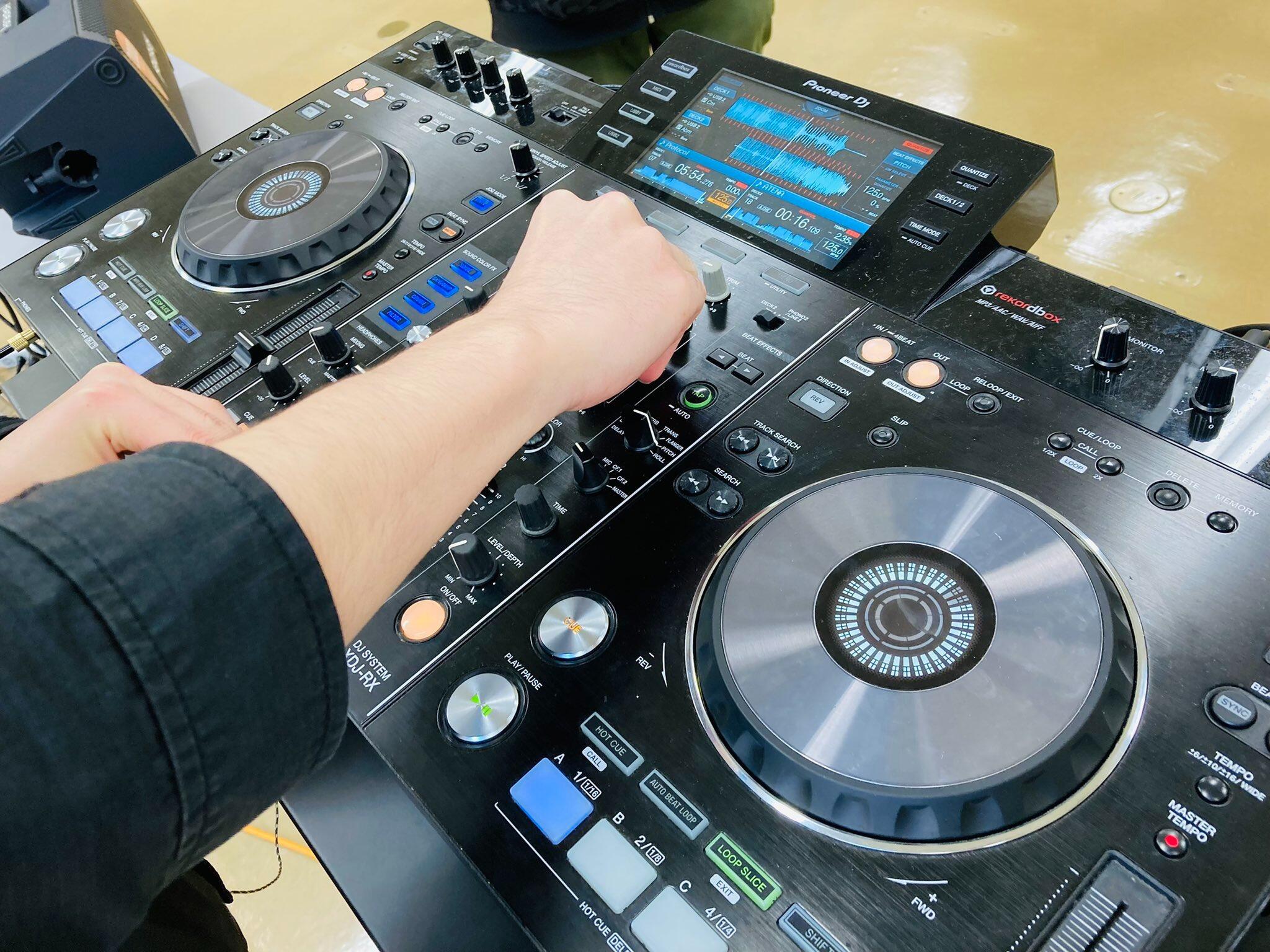 DJ活動の様子