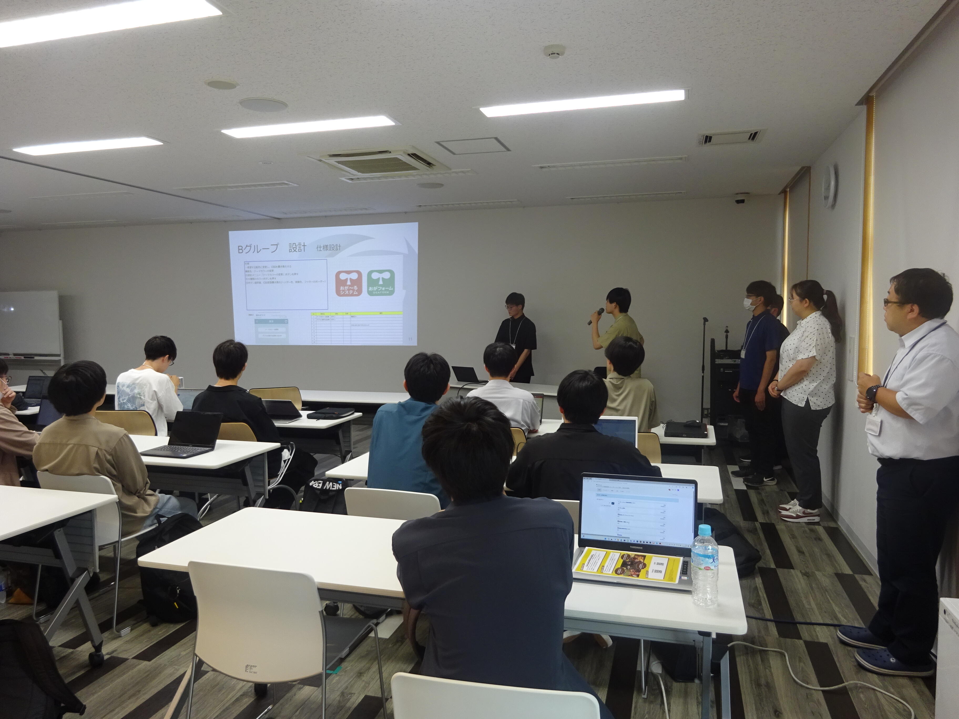 インターンシップ型連携授業成果発表会の様子